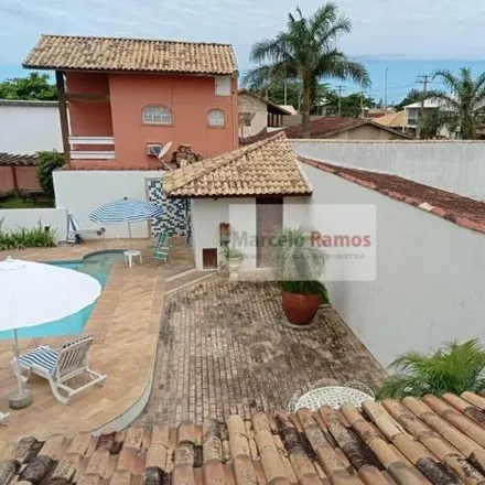 Buy this 5 bed house on Rua Clóvis de Souza Medina in Parque Presidente Juscelino, Campos dos Goytacazes - RJ