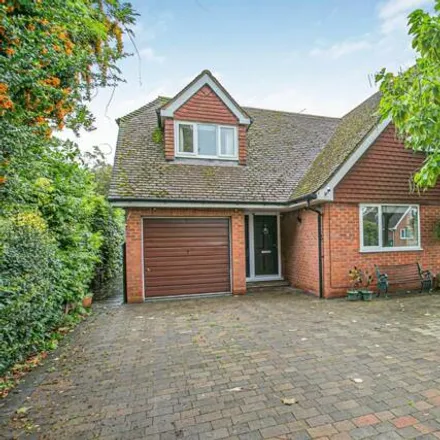 Buy this 4 bed house on Fir View Close in Marlow, SL7 1BU