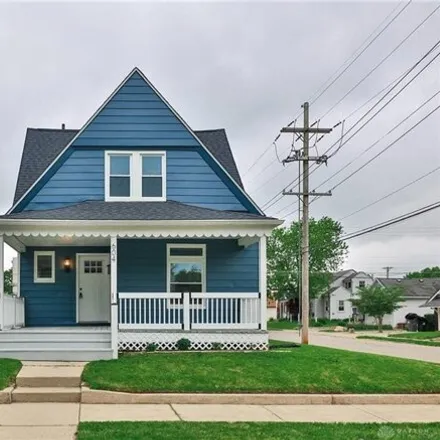 Buy this 3 bed house on 421 West Simpson Street in Troy, OH 45373