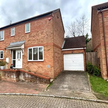 Rent this 3 bed house on Maynard Close in Wolverton, MK13 9HS