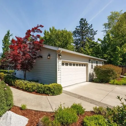 Buy this 3 bed house on 1513 Stardust Way in Medford, OR 97504