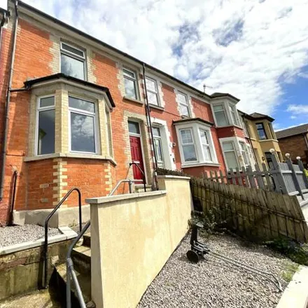 Rent this 3 bed townhouse on Richmond Road in Six Bells, NP13 2PG