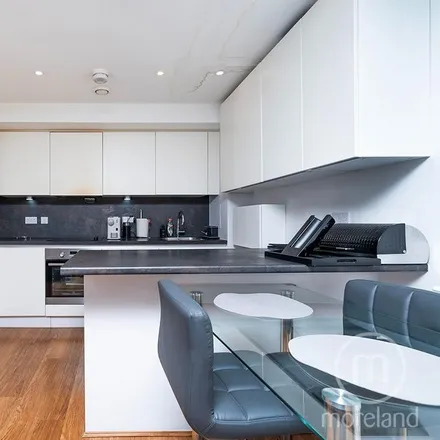 Image 3 - Shearwater Drive, London, NW9 7GE, United Kingdom - Apartment for rent