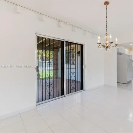 Image 9 - 9521 Southwest 26th Drive, Miami-Dade County, FL 33165, USA - House for sale