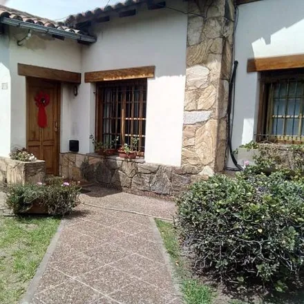 Buy this 3 bed house on Roma 2900 in Partido de Lanús, B1828 ATD Remedios de Escalada