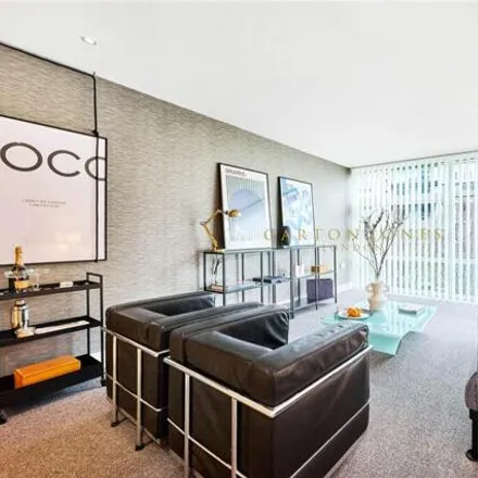 Rent this 1 bed room on Warwick Building in 366 Queenstown Road, London