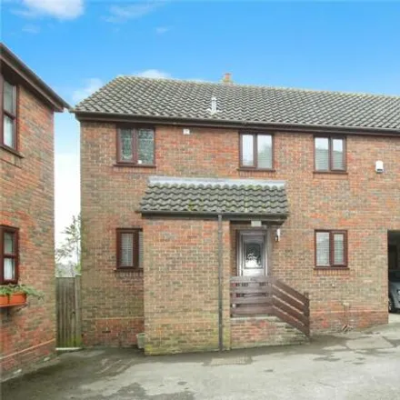 Buy this 3 bed house on Burntwood in Warley, CM14 4FJ