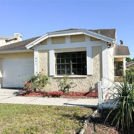 Buy this 2 bed house on 928 Buttercup Drive in Lakeland, FL 33801