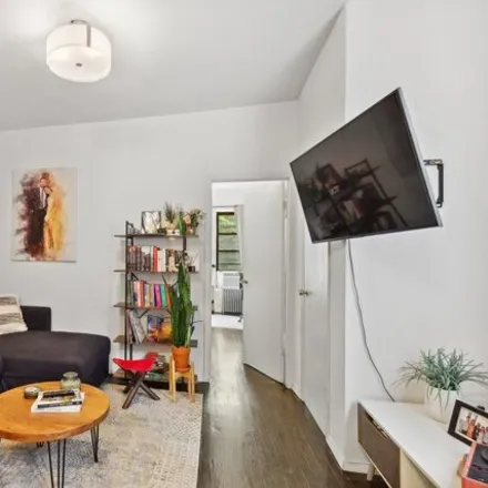 Rent this 1 bed apartment on 403 E 77th St Apt 6 in New York, 10075