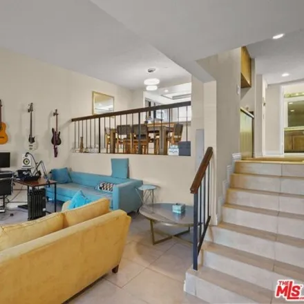 Image 1 - 14500 Van Nuys Blvd Unit 4, Panorama City, California, 91402 - House for sale