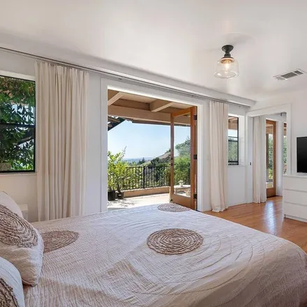 Rent this 2 bed apartment on Santa Barbara