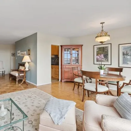 Image 3 - 4525 Henry Hudson Parkway West, New York, NY 10471, USA - Apartment for sale