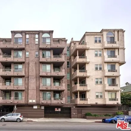 Rent this 3 bed condo on Irolo & James M Wood in Irolo Street, Los Angeles
