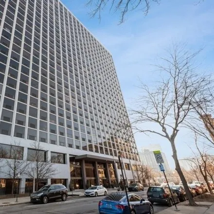 Buy this 2 bed condo on The Boardwalk in 4343 North Clarendon Avenue, Chicago