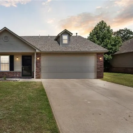 Buy this 3 bed house on 8681 South 262nd East Avenue in Wagoner County, OK 74014