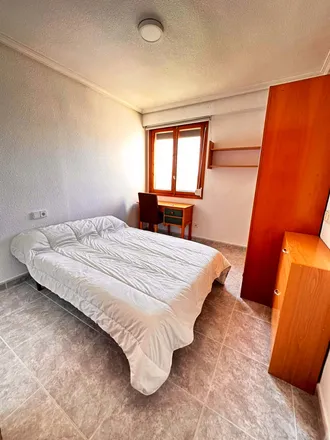 Rent this 1 bed room on calle Méjico in 03007 Alicante, Spain