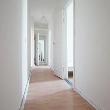 Rent this 6 bed apartment on EKT - Rosa Wolke/Kirschkern e.V. in Bochumer Straße, 10555 Berlin