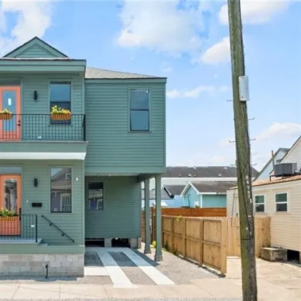 Buy this 3 bed house on 816 North Roman Street in New Orleans, LA 70116