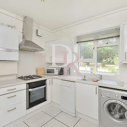 Image 5 - Lyncroft Gardens, Finchley Road, London, NW3 7AD, United Kingdom - Apartment for rent