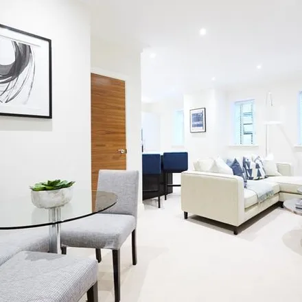 Image 2 - Palace Wharf, 6-23 Rainville Road, London, W6 9HB, United Kingdom - House for rent