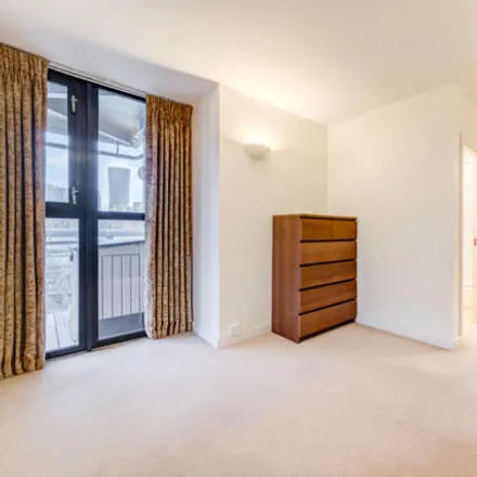 Image 4 - Garden Block, 60 Westferry Road, Millwall, London, E14 8LN, United Kingdom - Apartment for sale