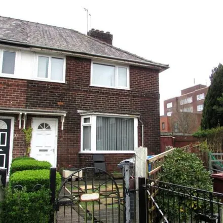 Buy this 3 bed townhouse on Canons Grove in Manchester, M40 8PF