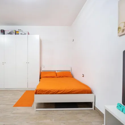 Rent this studio apartment on Anima napoletana in Viale Umbria, 20135 Milan MI