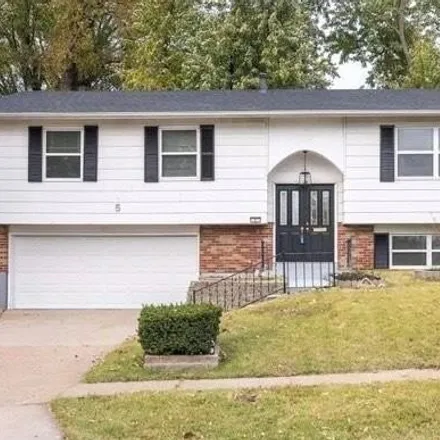 Buy this 3 bed house on 5 Graybrooke Lane in Florissant, MO 63031