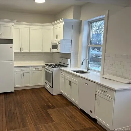 Rent this 3 bed house on 2518 Hollers Avenue in New York, NY 10475