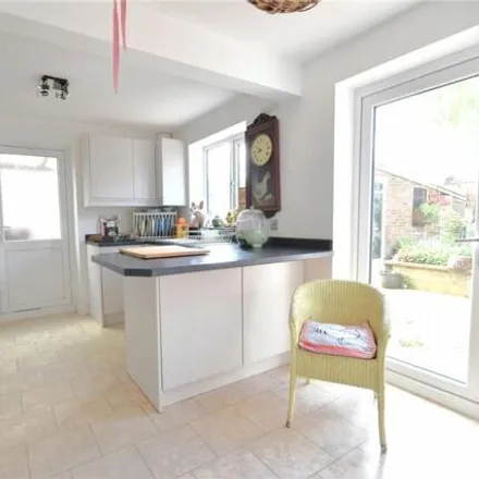 Image 3 - Chequers Drive, Horley, RH6 8DX, United Kingdom - Duplex for sale