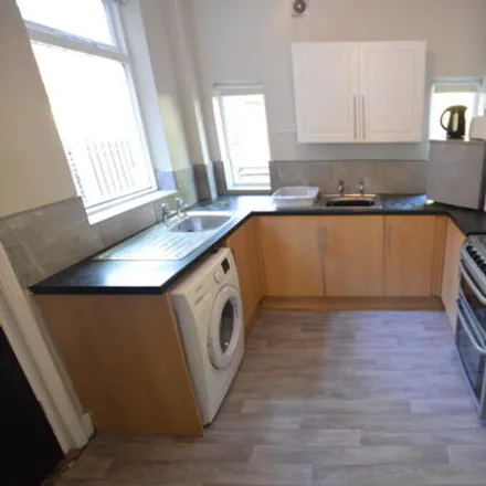 Image 4 - 915 Ecclesall Road, Sheffield, S11 8TB, United Kingdom - House for rent
