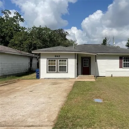 Buy this 3 bed house on 654 Gray Street in West Columbia, TX 77486