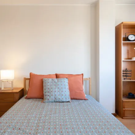 Rent this 2 bed apartment on Travessa Maria Feliciana in 4465-026 Matosinhos, Portugal