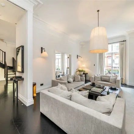 Rent this 3 bed apartment on 30 Pont Street in London, SW1X 0BB