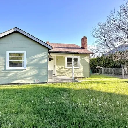 Buy this 3 bed house on 3200 Shasta Way in Klamath Falls, OR 97603