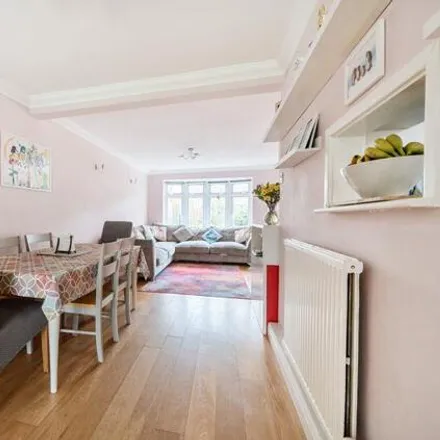 Image 4 - West Malling Way, London, RM12 5RS, United Kingdom - House for sale