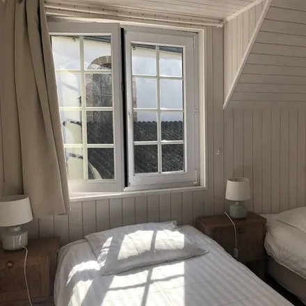 Rent this 2 bed house on Saint-Quay-Portrieux in Boulevard du Maréchal Foch, 22410 Saint-Quay-Portrieux