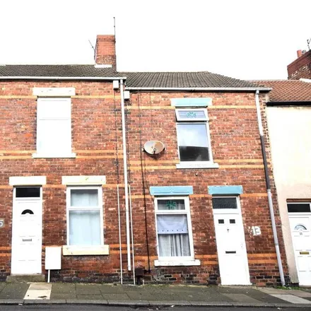 Image 1 - Second Street, Blackhall Colliery, TS27 4EN, United Kingdom - Townhouse for rent