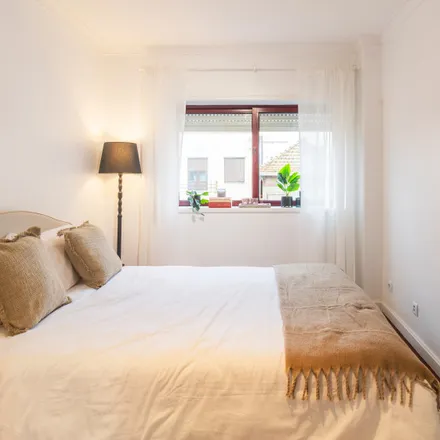 Rent this 1 bed apartment on Escola Profissional Ruiz Costa in Rua de Brito Capelo, 4450-068 Matosinhos