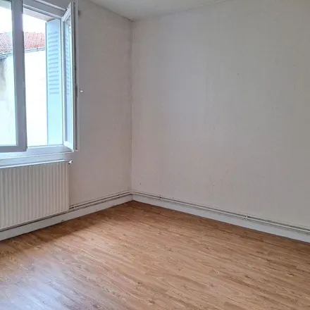 Rent this 3 bed apartment on 14 Rue de l'Espérance in 26000 Valence, France
