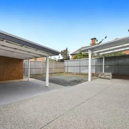 Image 3 - Armstrong Street North, Soldiers Hill VIC 3350, Australia - Apartment for rent
