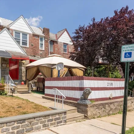Image 2 - 241 South Bayberry Avenue, Kirklyn, Upper Darby, PA 19082, USA - Townhouse for sale