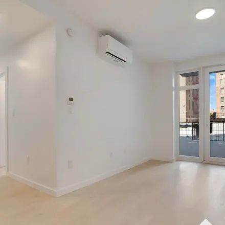 Image 2 - 182A 32nd Street, New York, NY 11232, USA - Apartment for rent