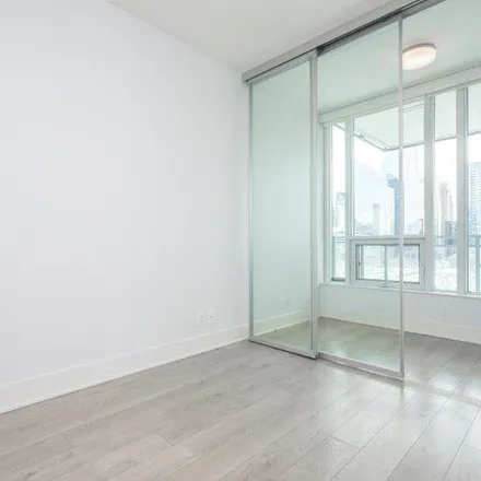 Image 3 - Mark on 10th, 901 10 Avenue SW, Calgary, AB T2R 0B5, Canada - Apartment for rent