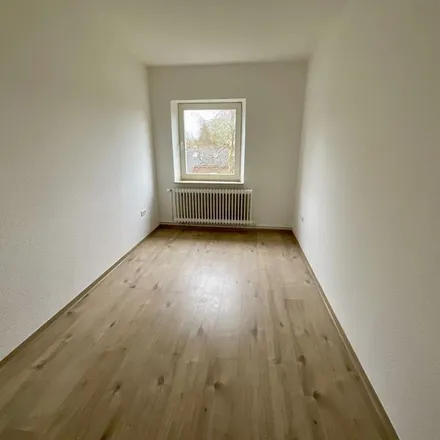 Rent this 3 bed apartment on Kniprodestraße 8 in 26388 Wilhelmshaven, Germany