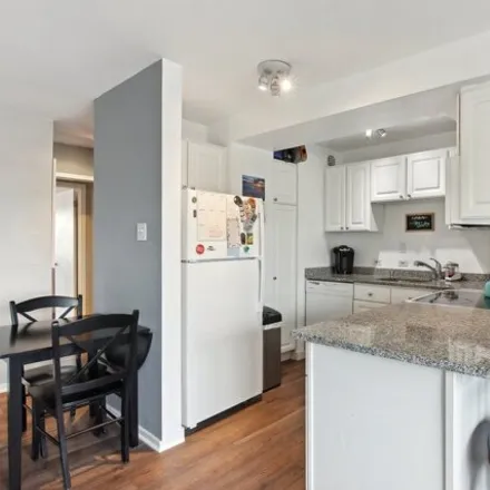 Image 7 - 2909 N Sheridan Rd Apt 1607, Chicago, Illinois, 60657 - Condo for sale