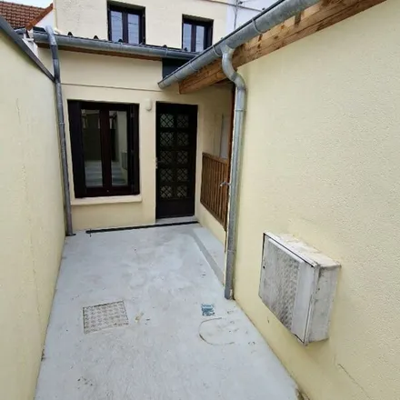 Image 3 - 31 Rue Jacquard, 76140 Le Petit-Quevilly, France - Apartment for rent