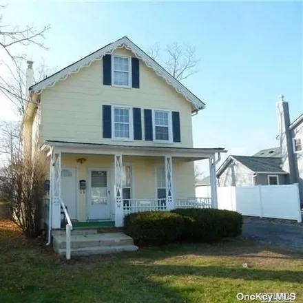Rent this 2 bed house on 58 Grant Avenue in Islip, NY 11751