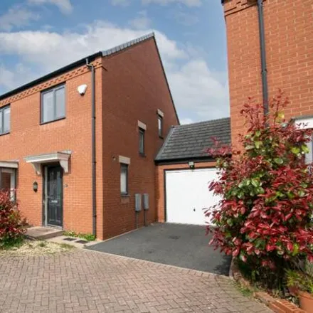Buy this 4 bed house on Hendon Avenue in Ettingshall, WV2 2RT