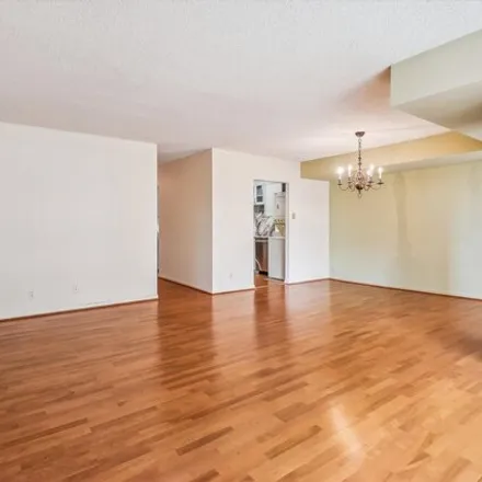 Image 8 - The Elizabeth Condominium, 4601 North Park Avenue, Friendship Heights Village, Montgomery County, MD 20815, USA - Condo for sale